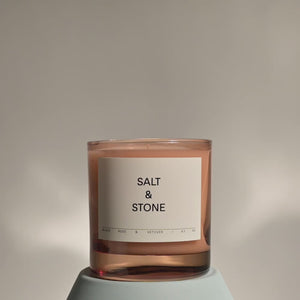 Salt & Stone Geurkaars | Black Rose & Vetiver (240 g)